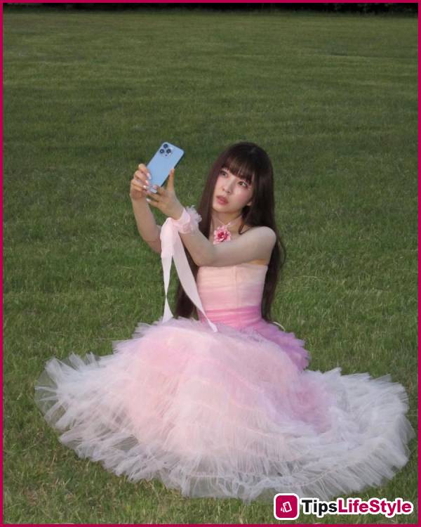 images 3 of The secret to wearing pink elegantly like Irene.