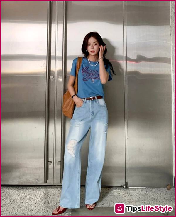 images 1 of T-shirt and jeans: A minimalist formula for a youthful summer look.