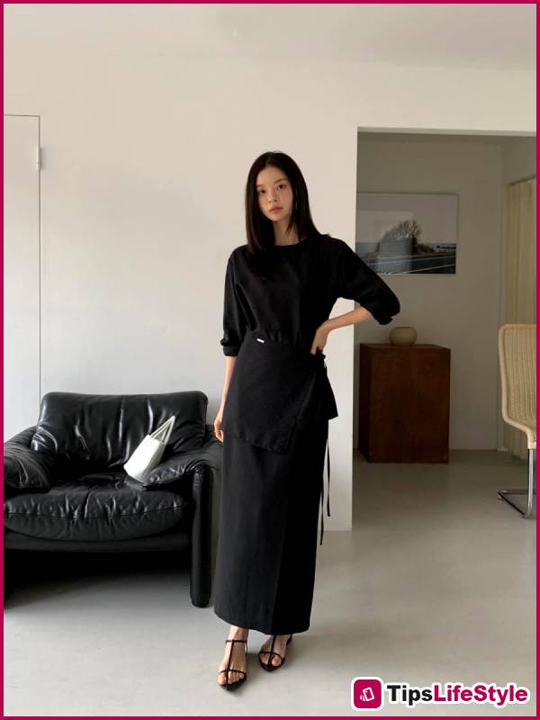 images 2 of 5 summer items that make you look taller and more balanced without high heels.
