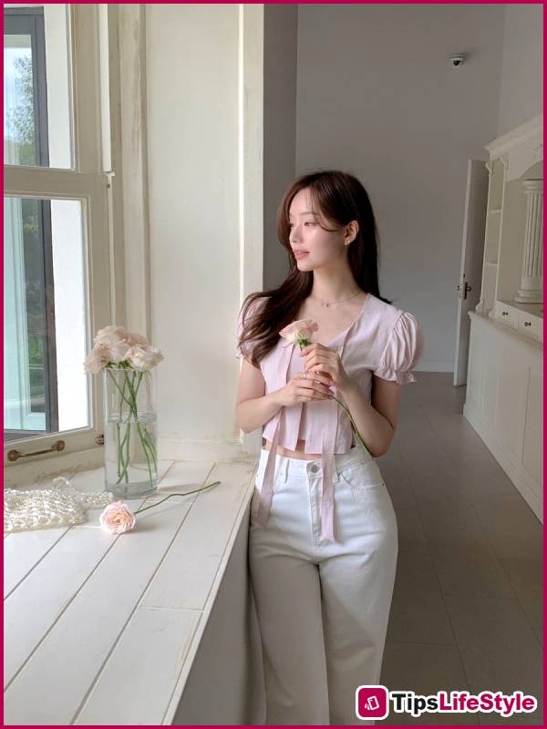 images 2 of 5 summer outfit ideas to help you look younger without being overly complicated.