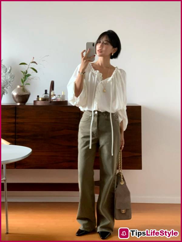 images 2 of 5 summer outfit ideas to help short-haired women always stand out and look attractive.