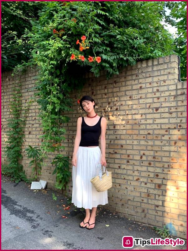 images 1 of 4 summer travel outfit ideas: dress effortlessly yet stand out in every photo.