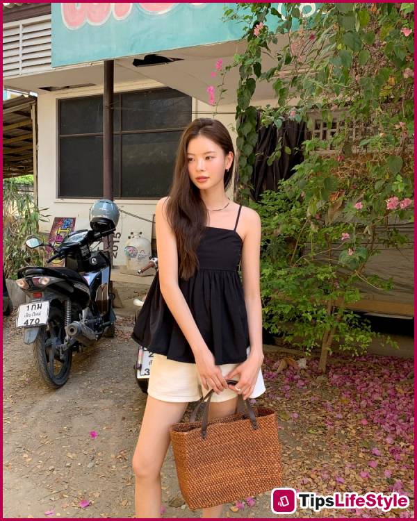 images 2 of 4 summer travel outfit ideas: dress effortlessly yet stand out in every photo.