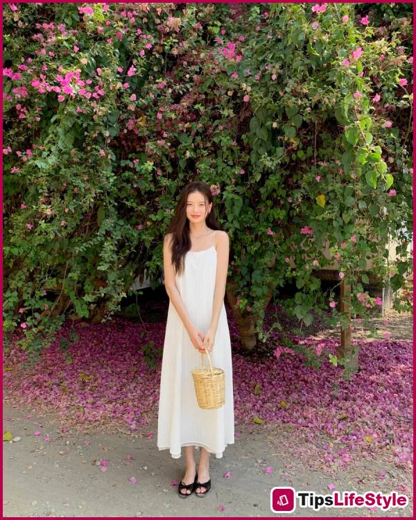 images 4 of 4 summer travel outfit ideas: dress effortlessly yet stand out in every photo.