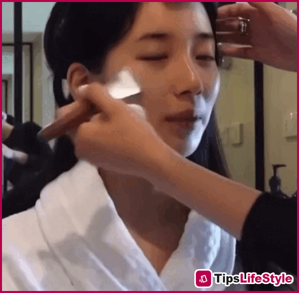 images 3 of Thanks to these 4 foundations: Rosé, Suzy, Jennie... and a host of other Korean stars have flawless, beautiful skin that makes filters useless.