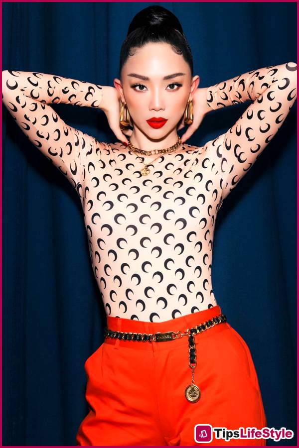 images 1 of Toc Tien revealed that she is currently going through a period where she feels somewhat insecure about her appearance.