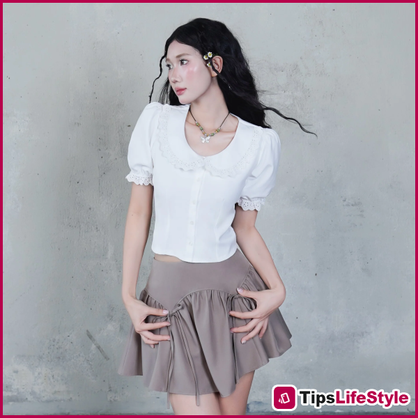 images 8 of This type of shirt, which looks good with anything, can also make you look up to 5 years younger.