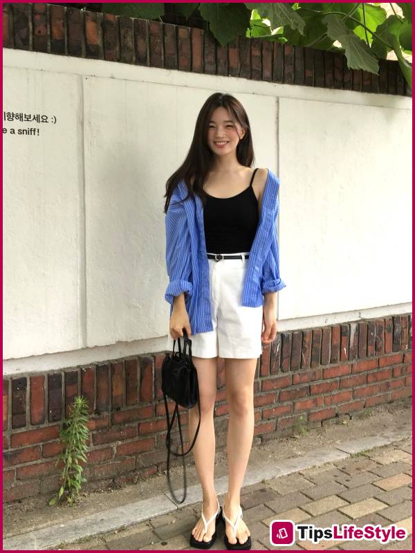images 3 of 4 types of flat shoes that are a must-have for women who don't like wearing high heels.