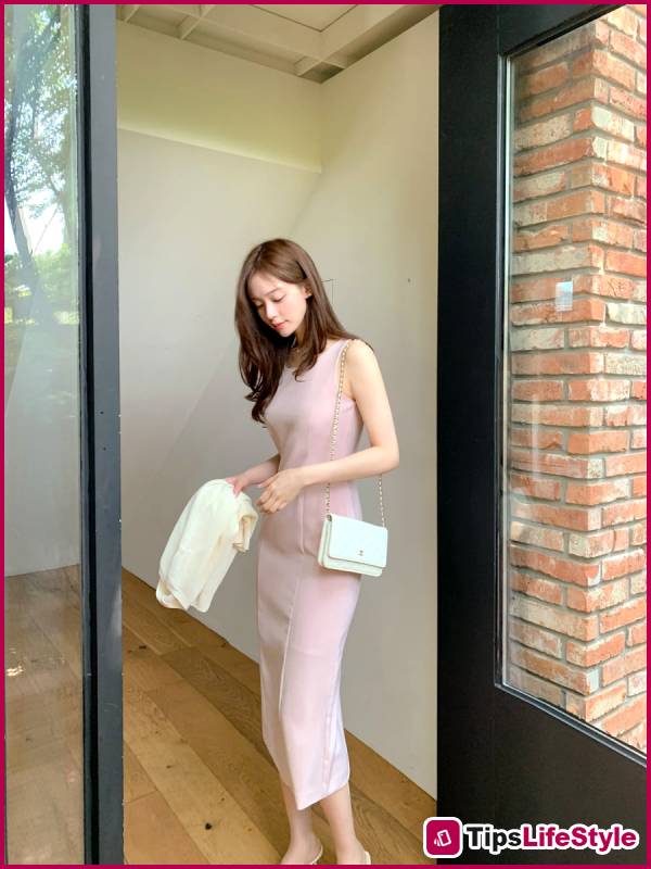 images 3 of 4 types of light and airy summer dresses that keep your style sophisticated on hot days.