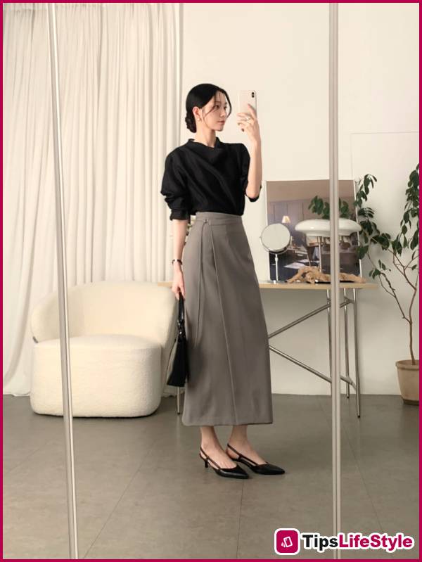 images 1 of 4 types of summer shoes for working women: elegant, easy to style, and never go out of fashion.