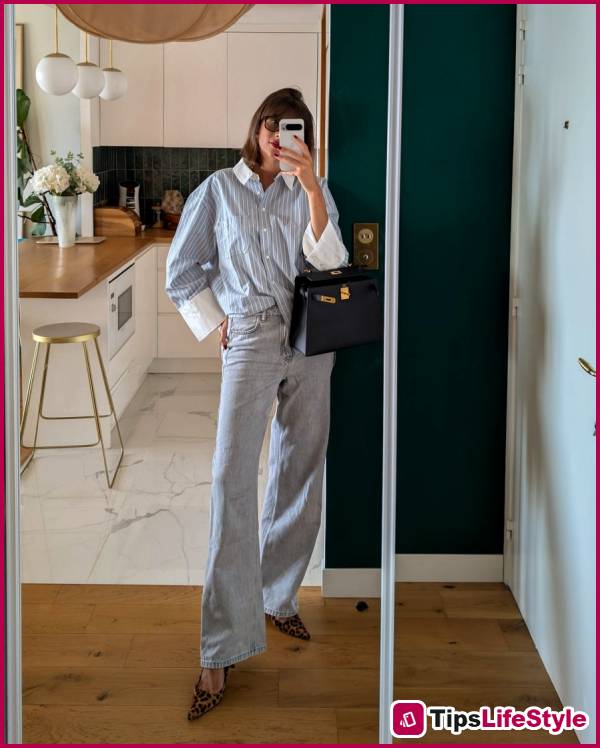 images 3 of 4 types of tops French women often wear with wide-leg trousers to maintain an elegant look.