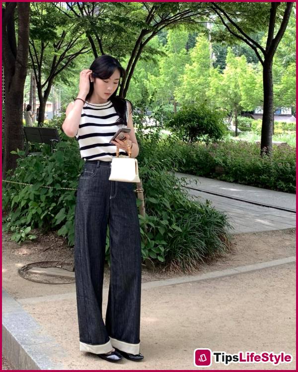 images 4 of 5 types of tops to pair with black pants to keep your style fresh and attractive.