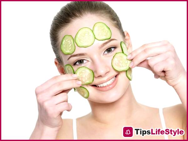 images 2 of 7 types of vitamins that help women over 40 improve their skin and effectively reduce wrinkles.