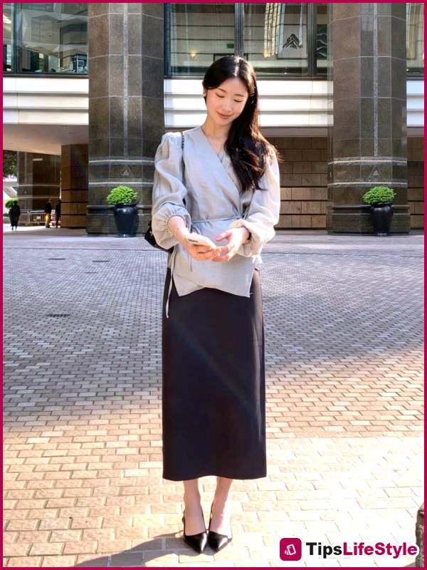 images 2 of 4 ways to style office skirts in summer that are both cool and sophisticated, without being boring.