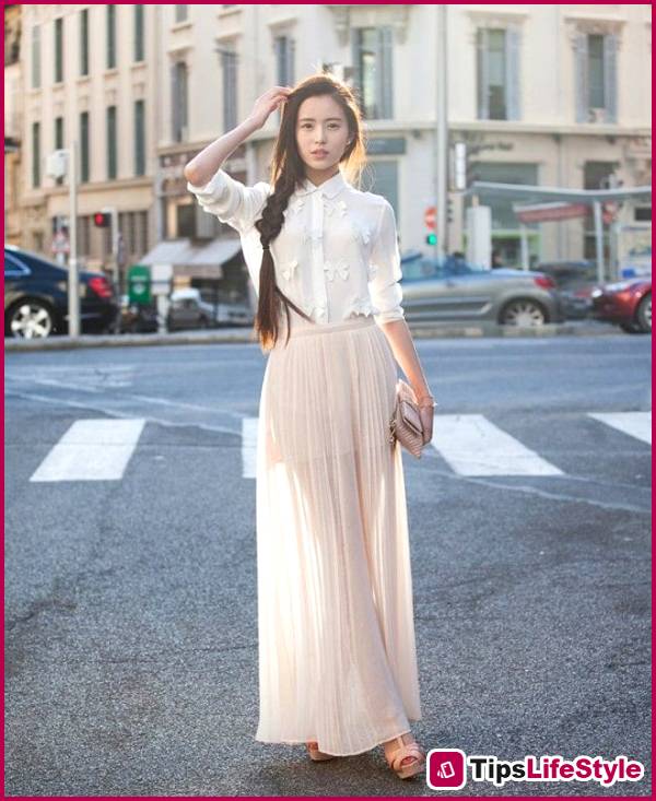 images 3 of 5 ways to style your shirt for summer 2026: simple yet stylish.