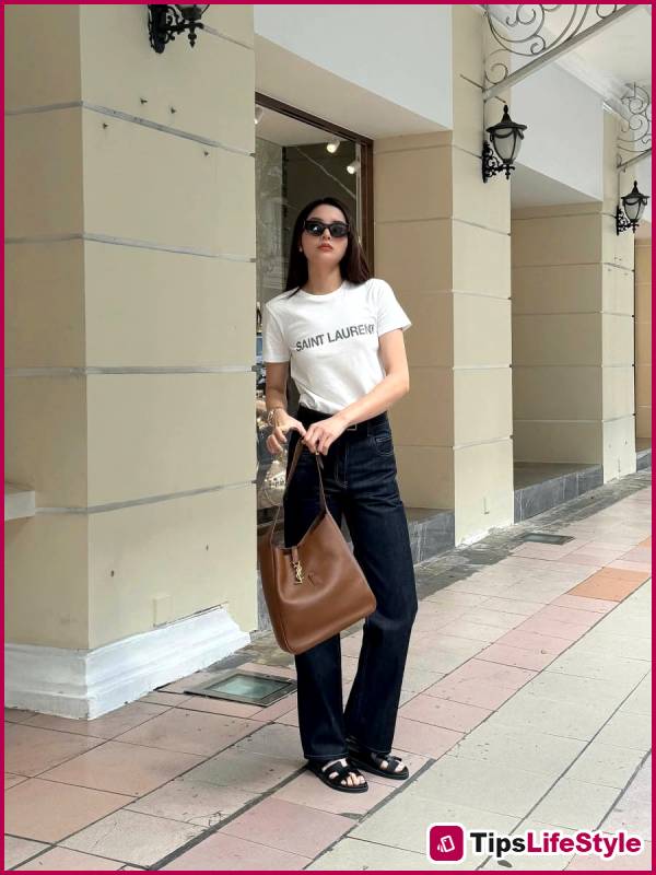 images 3 of 4 ways to style wide-leg jeans like Vietnamese celebrities for summer.