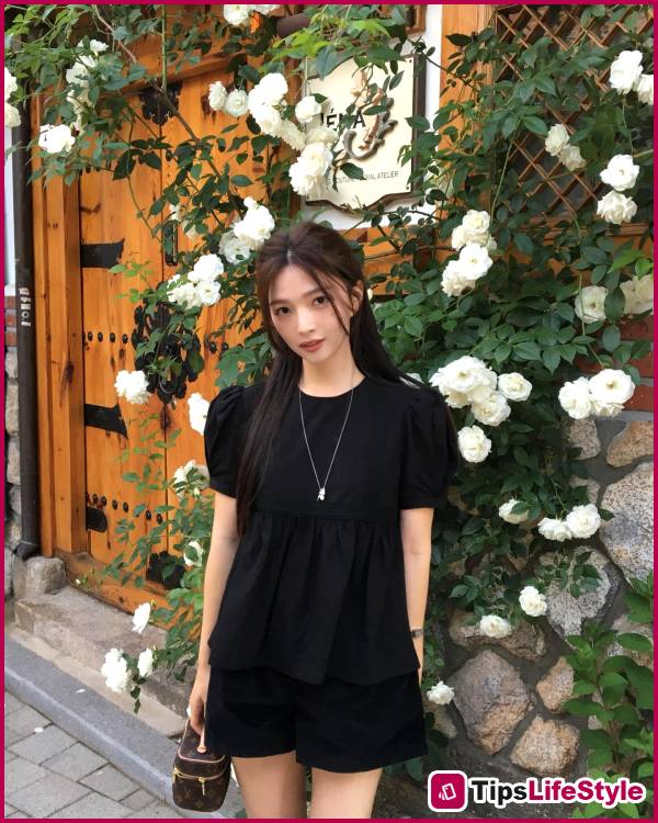 images 7 of 4 ways to wear shorts stylishly in the summer that will take your look stunning; knowing them will elevate your style to a whole new level.