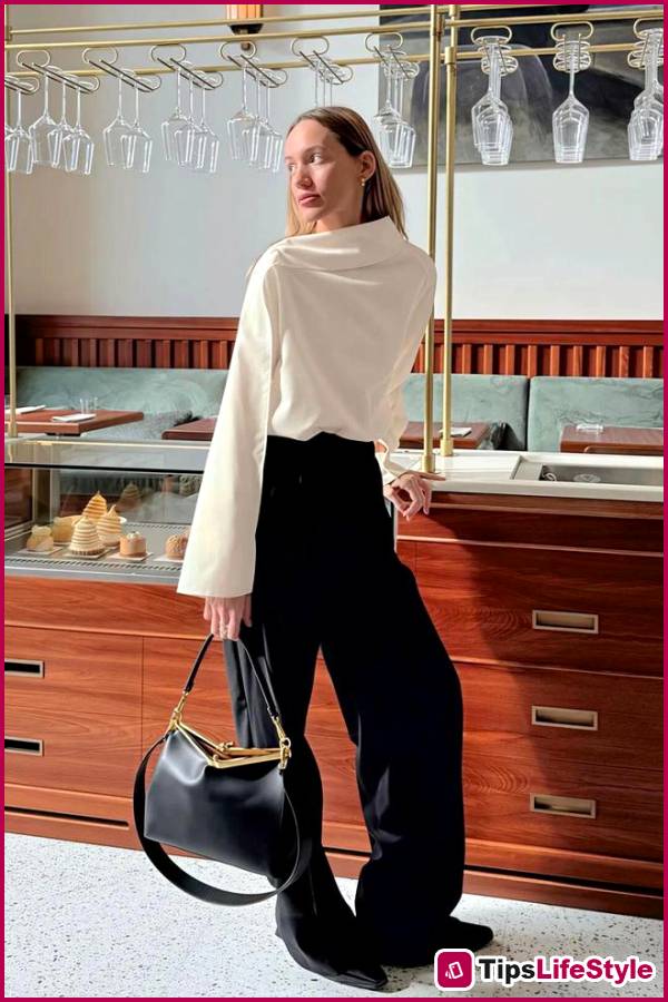images 1 of 'Wearing shirts inside out' – a fresh trend that will make office style in 2026 stand out.