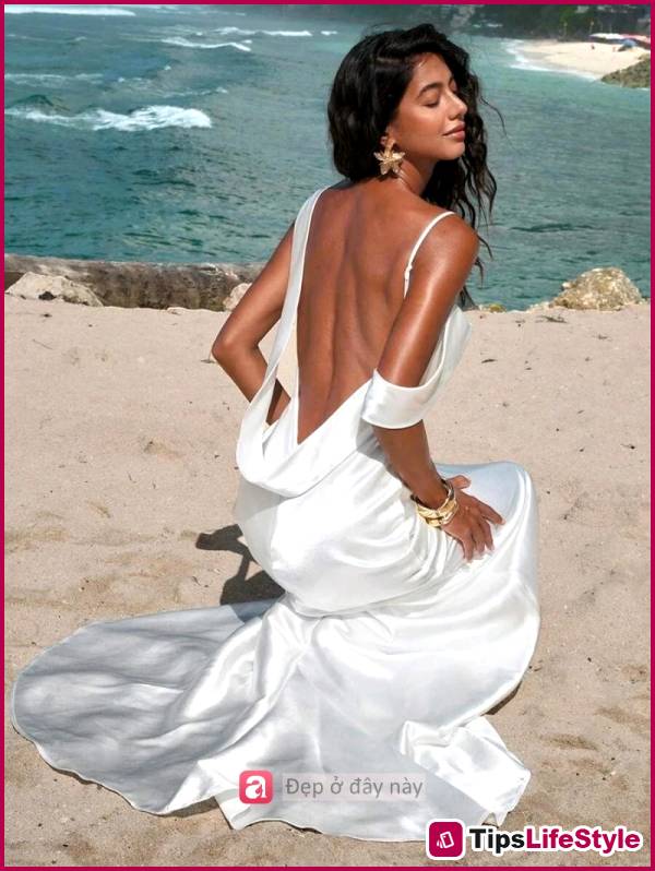 images 2 of Why is a white dress always a top choice for the beach?
