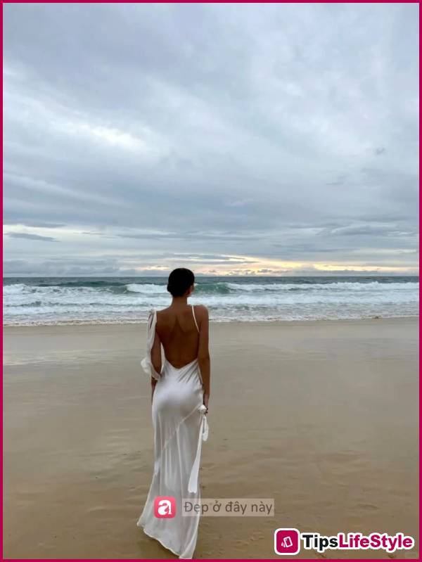 images 4 of Why is a white dress always a top choice for the beach?