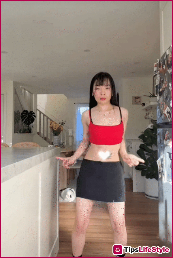 images 16 of A woman in her 40s does hip-shaking 100 times a day for 15 years, and regardless of whether she's curvy or slim, she still has a slender waist.