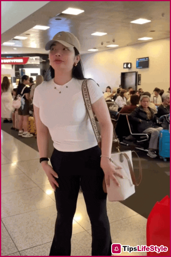images 7 of A woman in her 40s does hip-shaking 100 times a day for 15 years, and regardless of whether she's curvy or slim, she still has a slender waist.