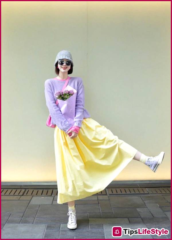 images 3 of Women in their 40s who want to look younger: Don't stick to black and white, try these 4 color palettes instead!