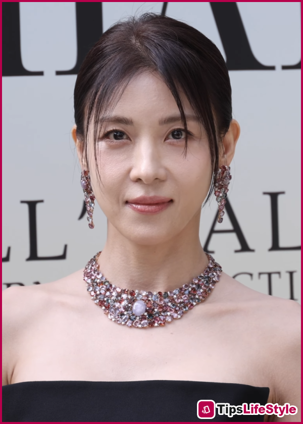 images 2 of Ha Ji Won's secret to youthful skin: Maintaining a simple routine for many years.