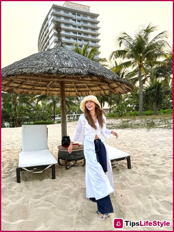 images 1 of 10 youthful and vibrant travel outfit ideas from Yen Trang at age 42.