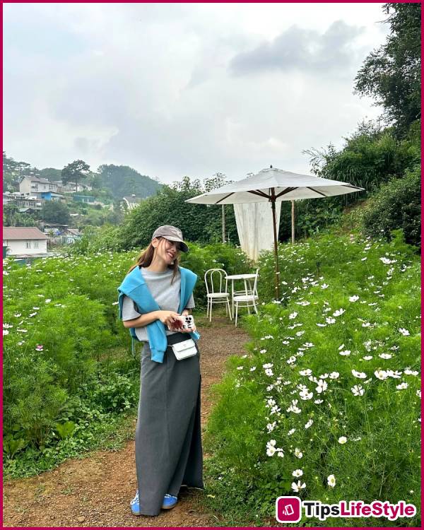 images 2 of 10 youthful and vibrant travel outfit ideas from Yen Trang at age 42.