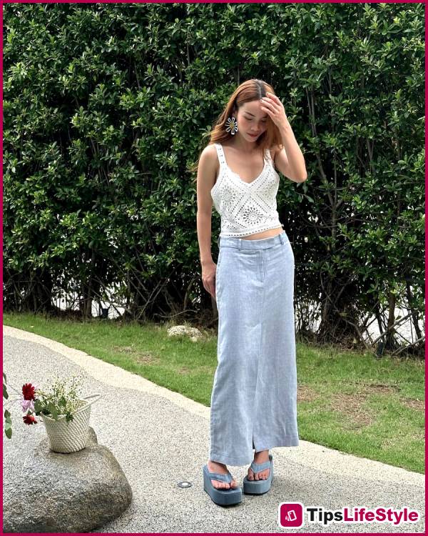 images 6 of 10 youthful and vibrant travel outfit ideas from Yen Trang at age 42.