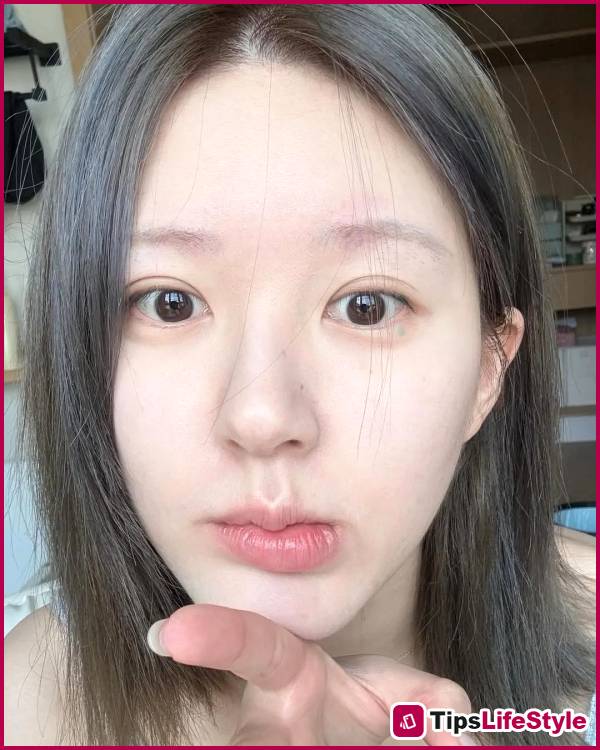 images 5 of Zhao Lusi maintains her smooth and radiant skin thanks to 4 simple habits: No miraculous or extraordinary techniques, anyone can follow them.